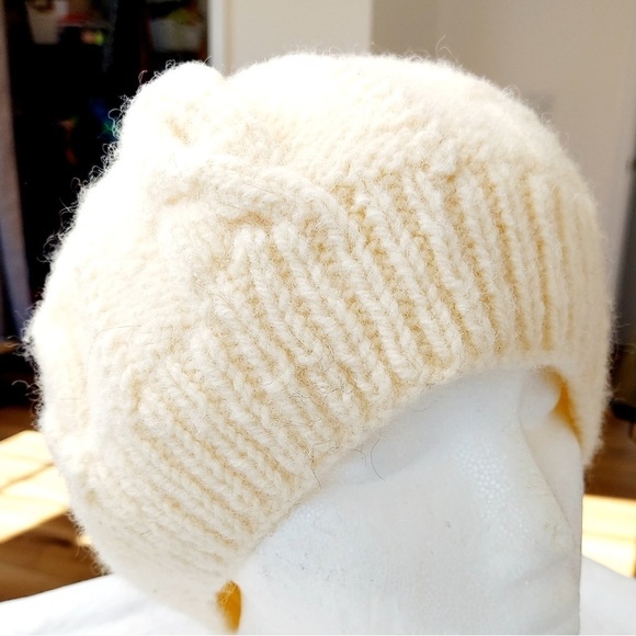 Vintage Sheleen Hand Crochet Wool Hat Made in Ireland Hat Winter White Cap - Picture 11 of 12